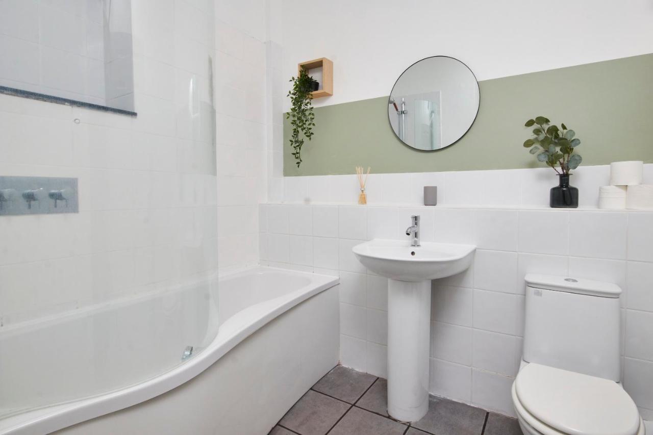 Wonderful Apartment In Bath With Garden - Sleeps 8 Exterior foto